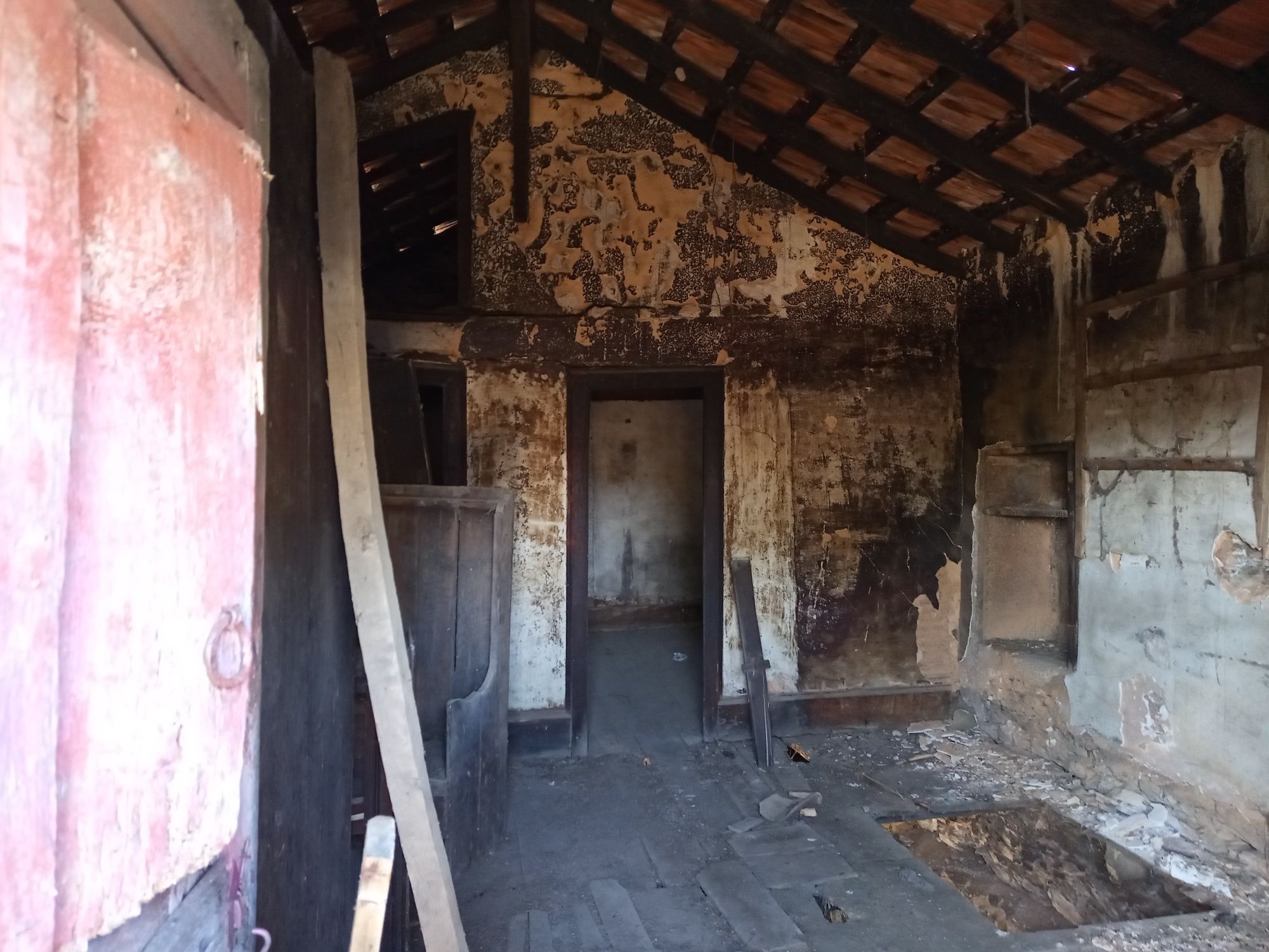 Vendo uma casa em mós Moncorvo