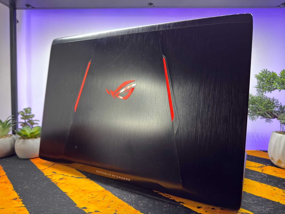 Asus Rog Strix, gtx1050, i7-7700, 16gb, 256gb ssd
