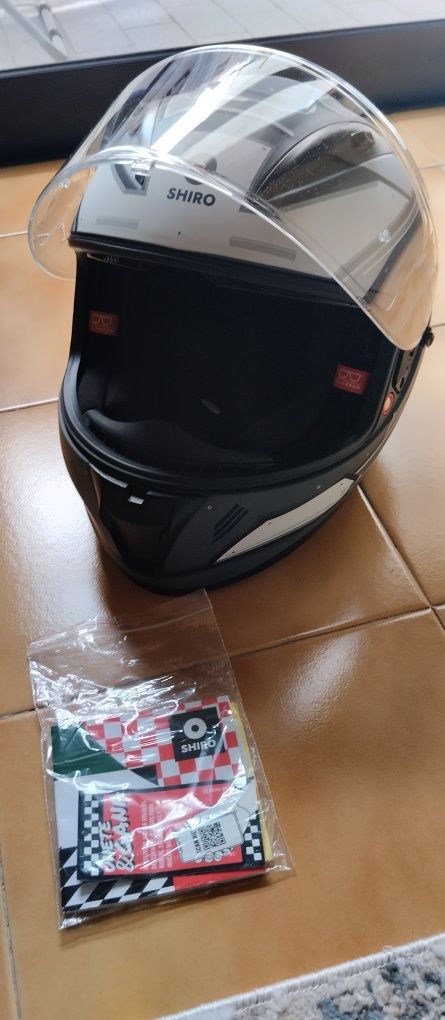 Capacete semi-novo