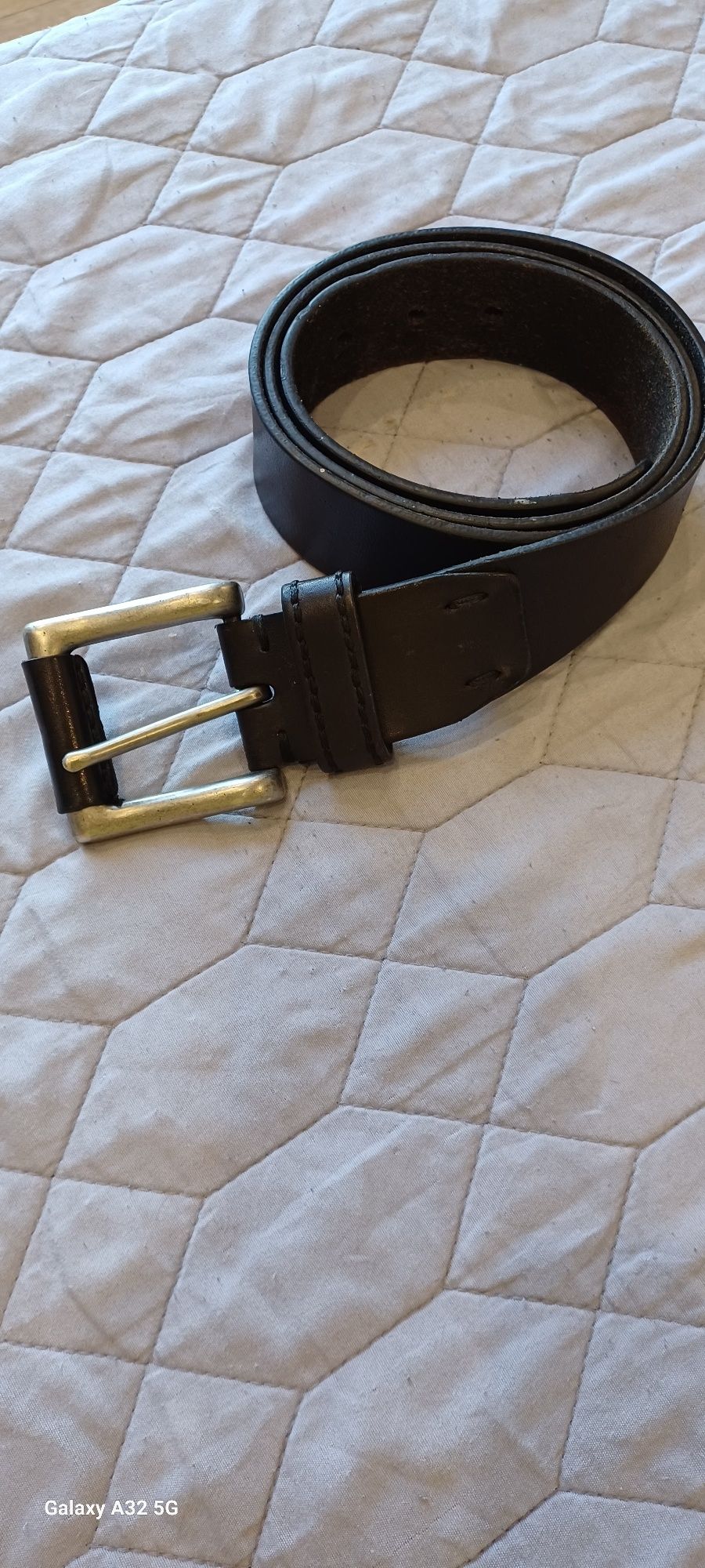 Pasek Tommy Hilfiger.