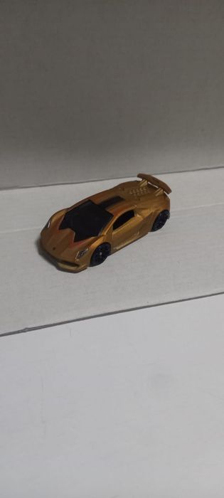 Lamborguini sexto elemento hot wheels