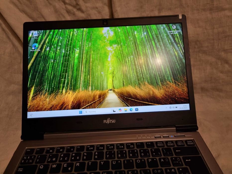 Fujitsu Lifebook U745 – i5 / 8 GB / 128 GB SSD / Windows 11 Pro