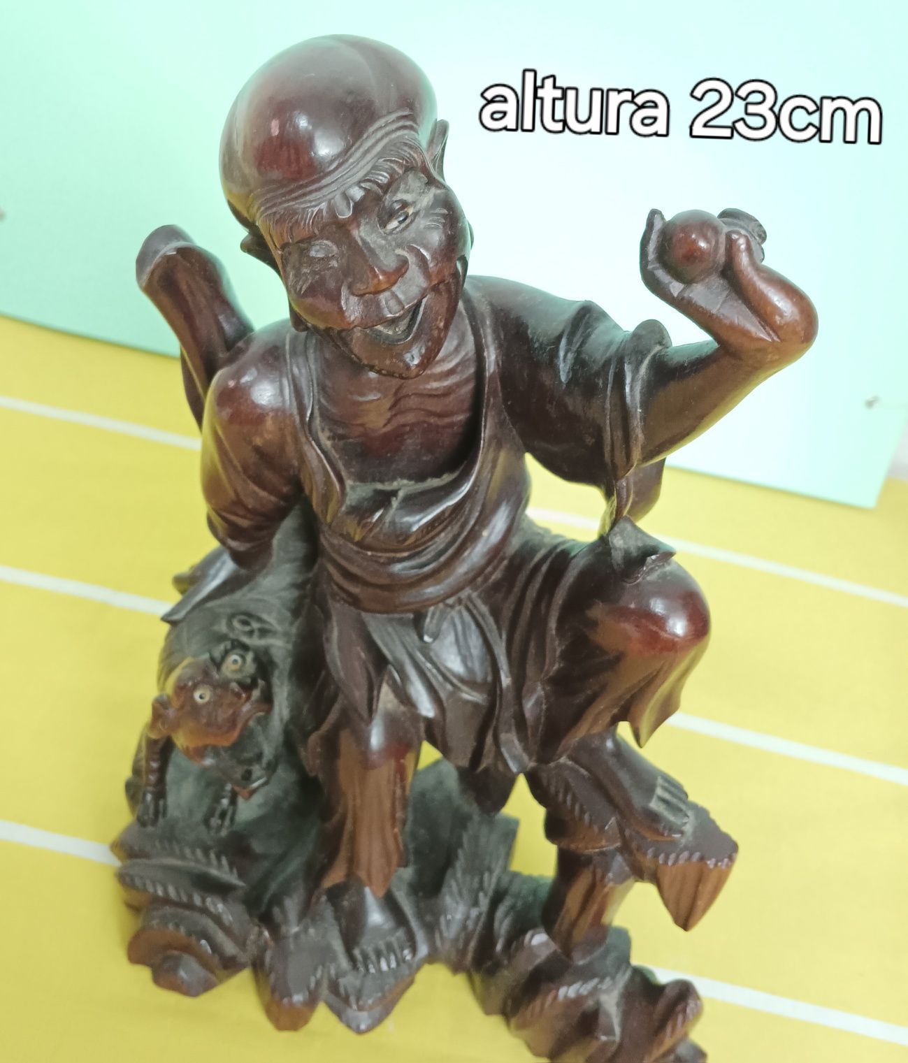 Estatueta oriental antiga