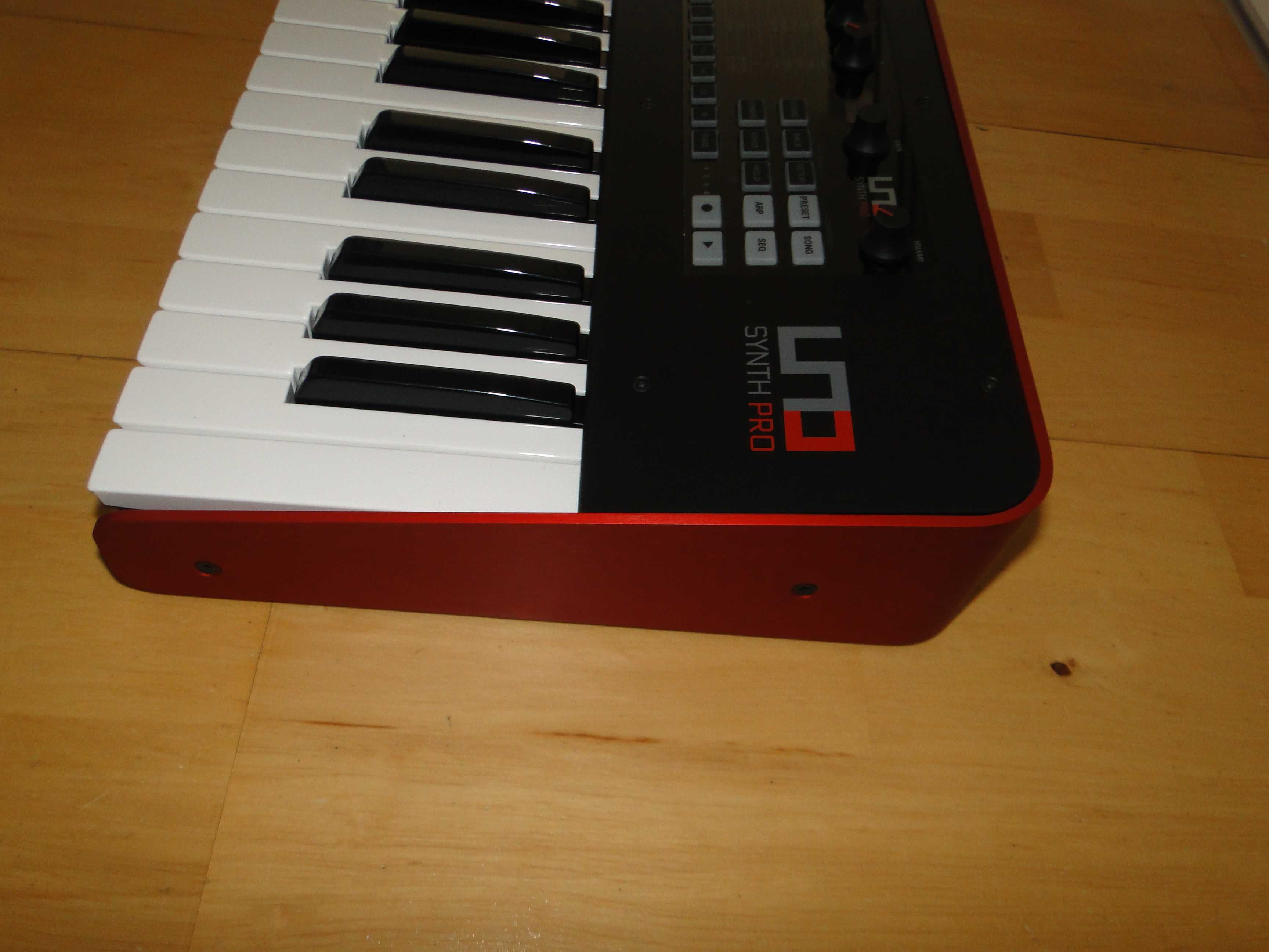 Genialny Syntezator Analogowy IK MULTIMEDIA UNO SYNTH PRO.Okazja.Nówka