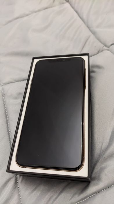 iPhone 11 Pro Max - negociável