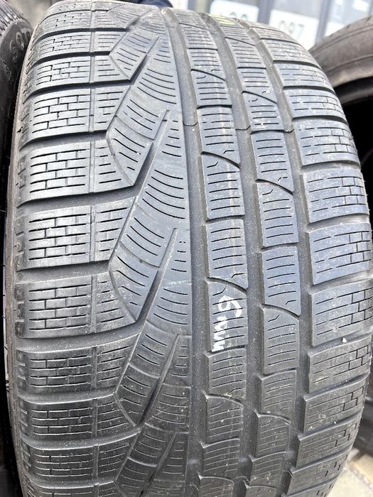 Шини 255/40/18 пара pirelli зимові складR18