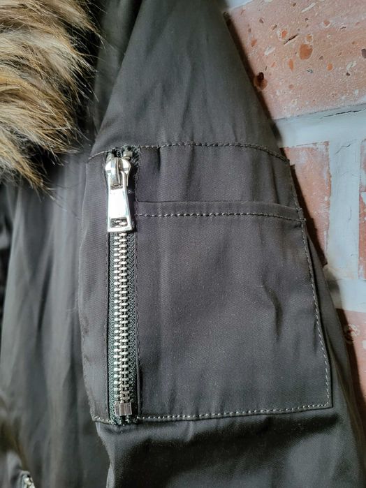 Kurtka bomberka khaki ocieplana pilotka Bomber River Island 38 M modna