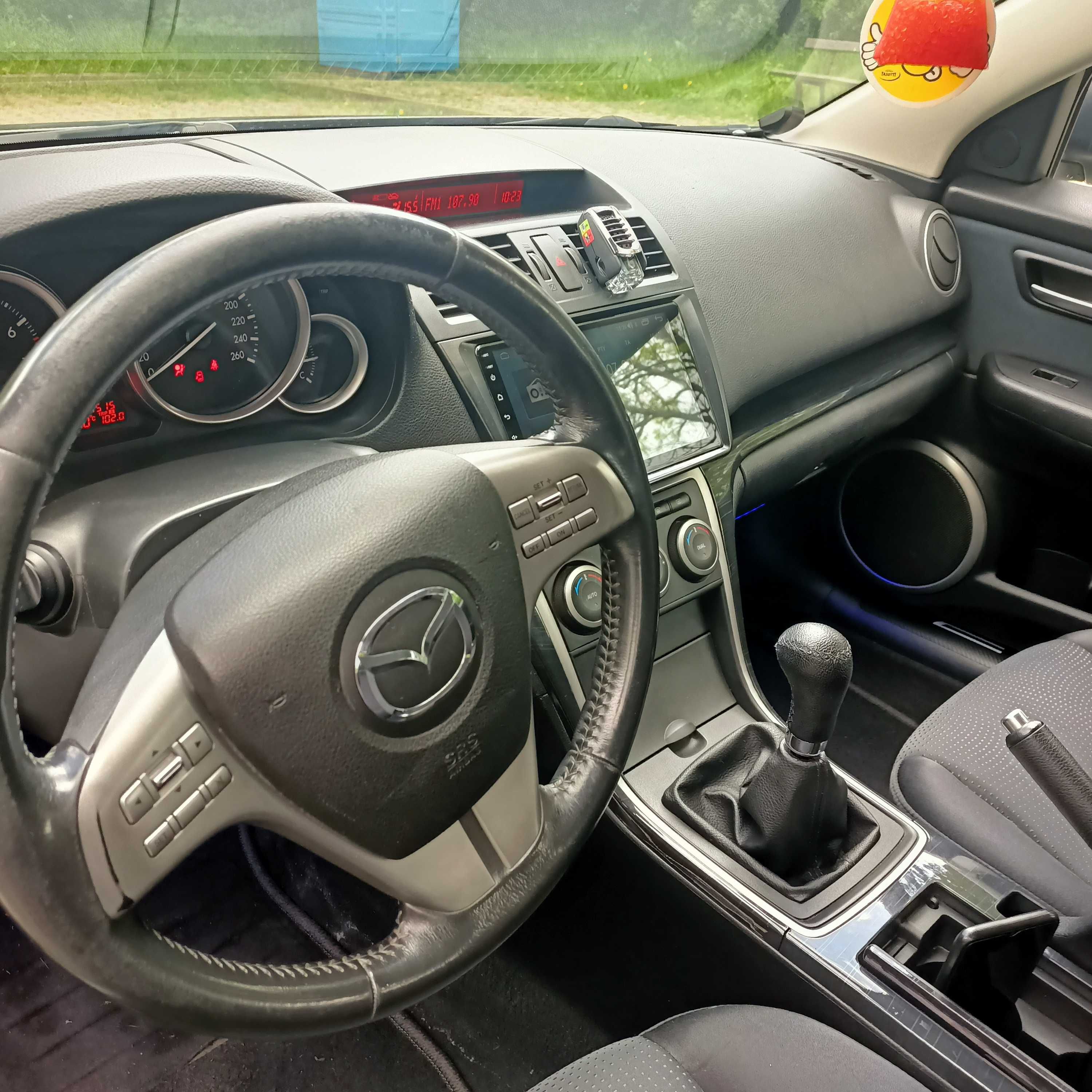 Samochód Mazda 6