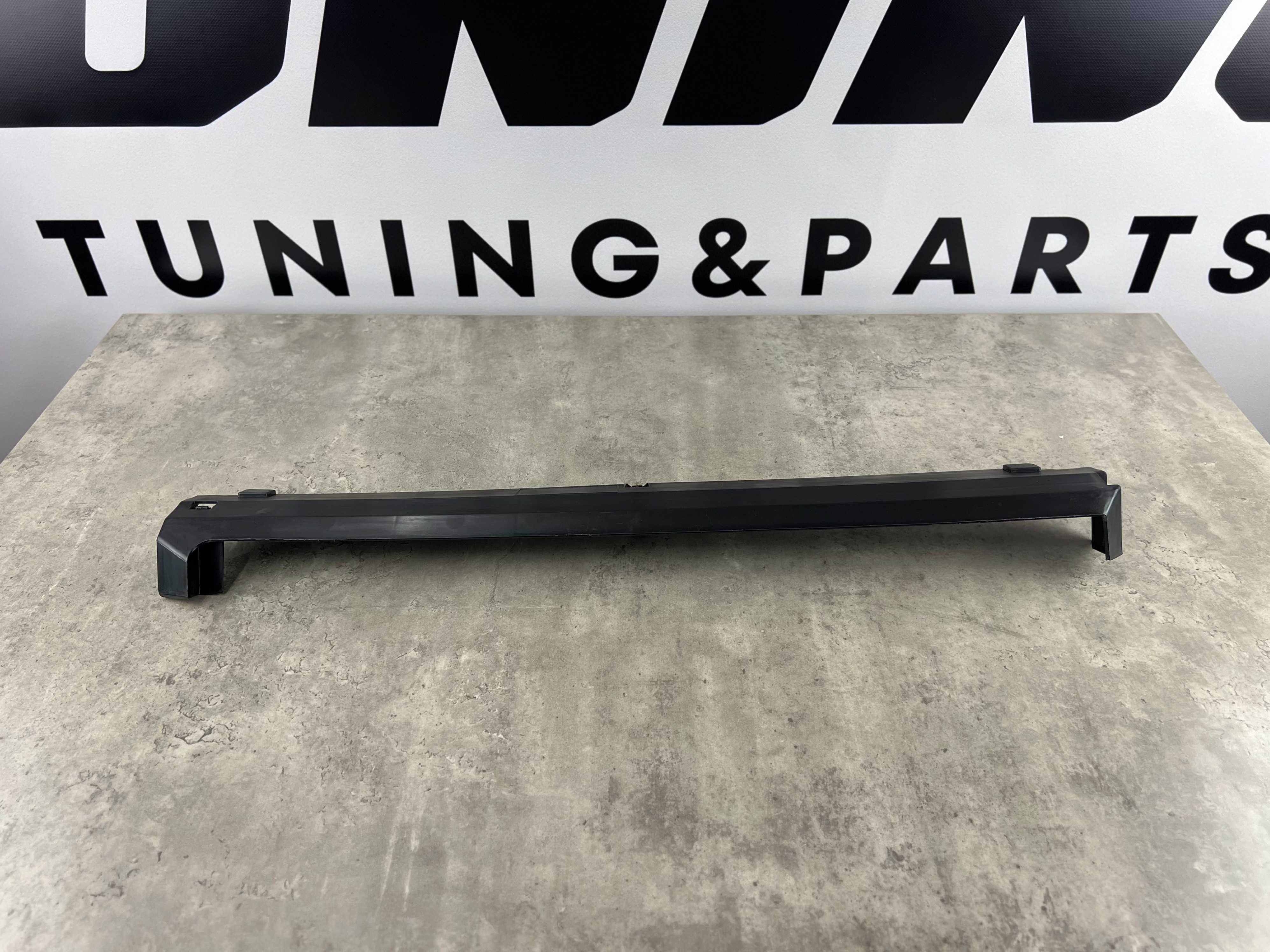 Щиток модуля радіаторів ( верх ) - BMW X3 ( G01 ) 17118642755
