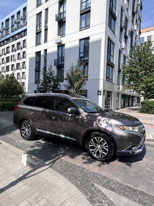 Mitsubishi Outlander, 2015, 2.4 бензин, AWD, 146 тис. км, 7 місць