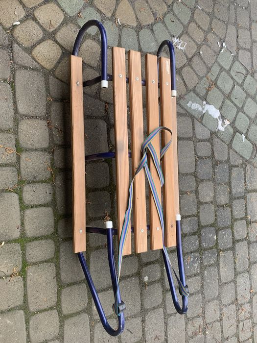 Sanki metalowe z podnóżkami