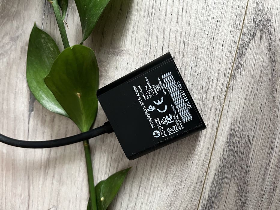 Переходник HP DisplayPort to VGA Adapter