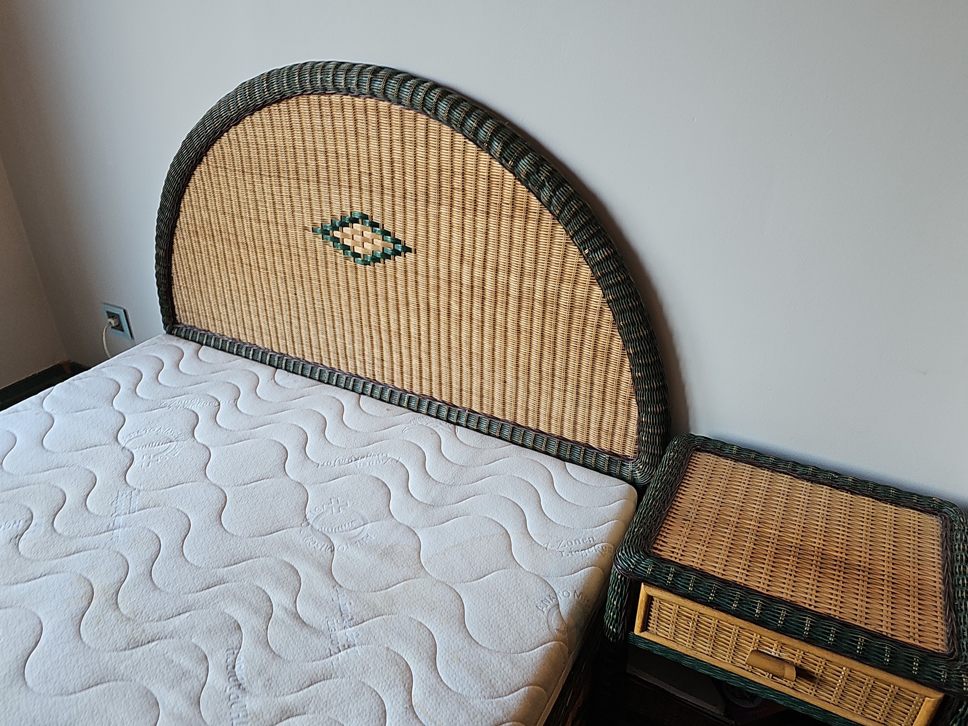 łóżko rattanowe 160 x 200 cm z materacem plus szafka
