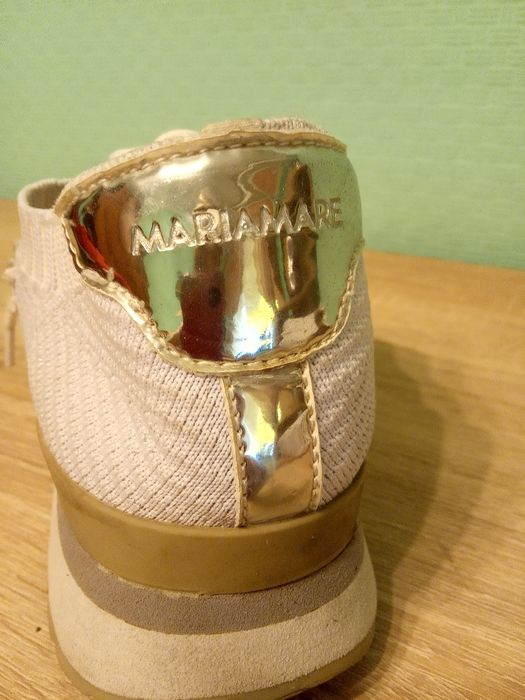 Продам кроссовки женские.Б/у