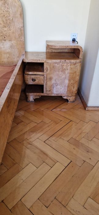 Stolik nocny do łóżka