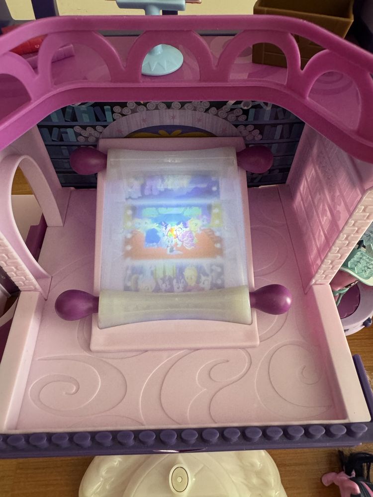 Castelo Canterlot – My Little Pony com figuras e acessórios