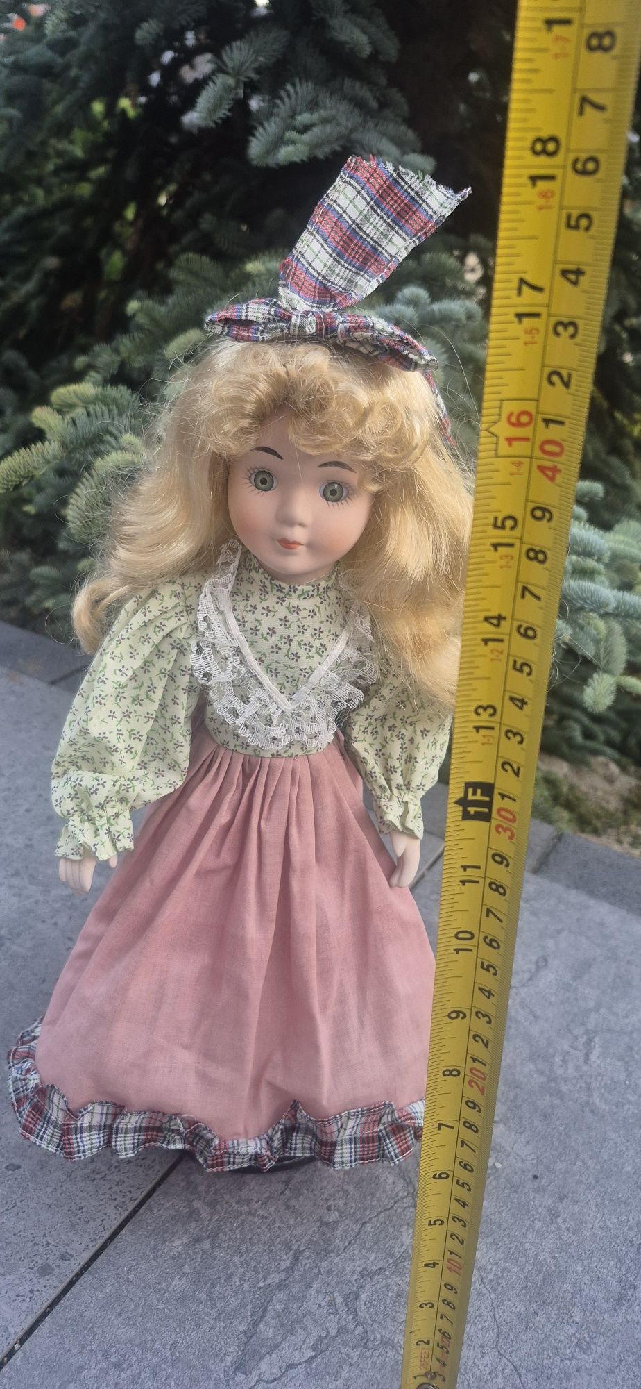 Lalka porcelanowa kolekcjonerska