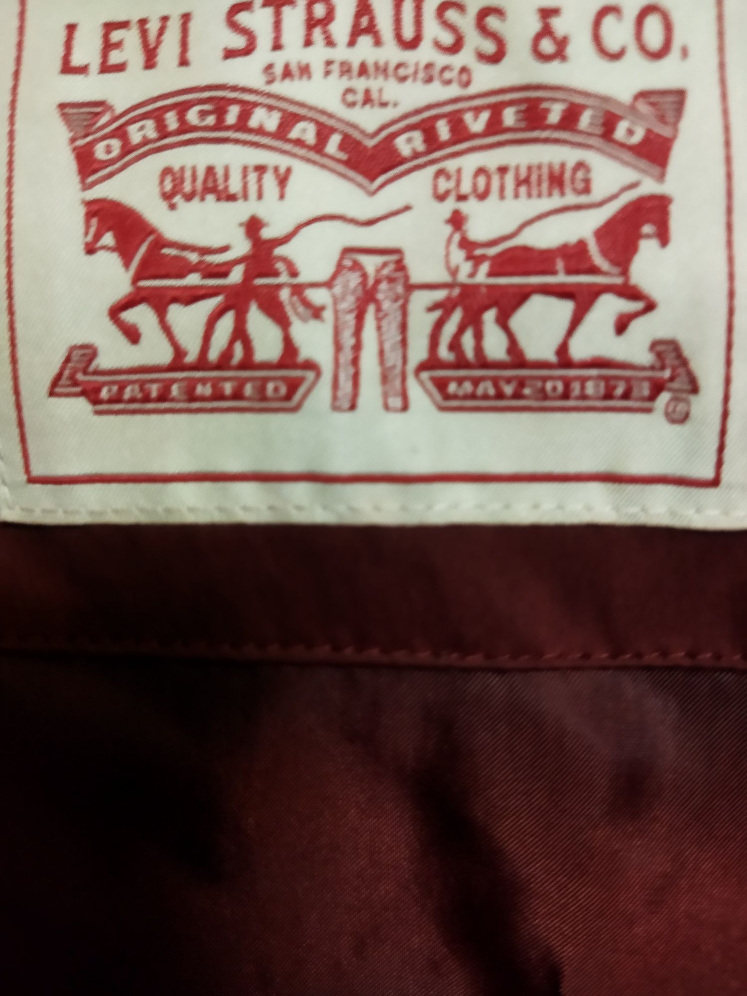 Куртка жіноча Levis  L