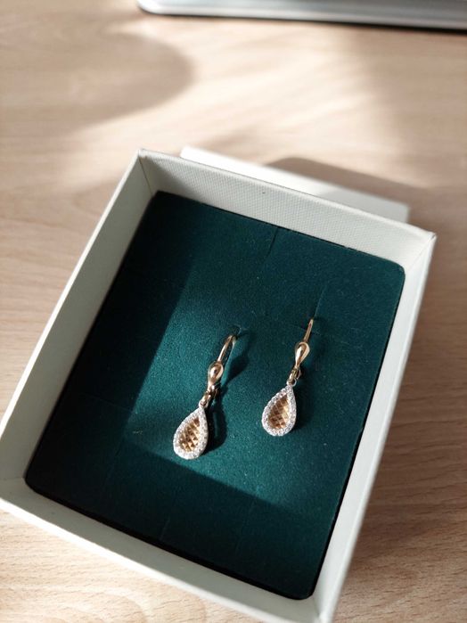 Wiszące złote kolczyki pr. 333 z cyrkoniami - diamentowane