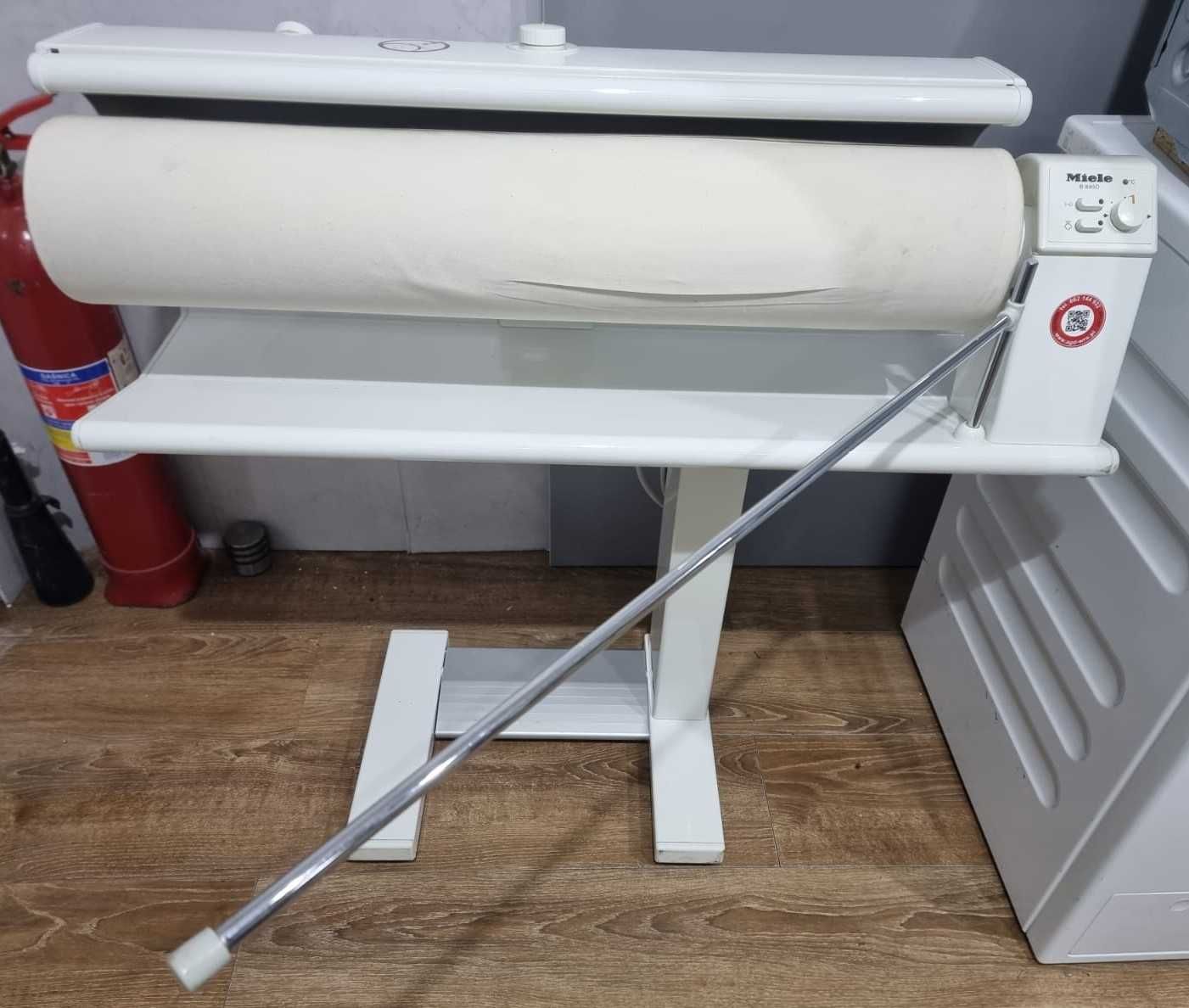Magiel elektryczny, maglownica Miele B 895 D z funkcją pary, szer.83cm