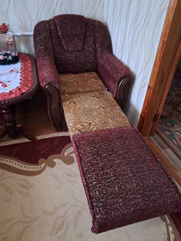 Продам мягке крісло