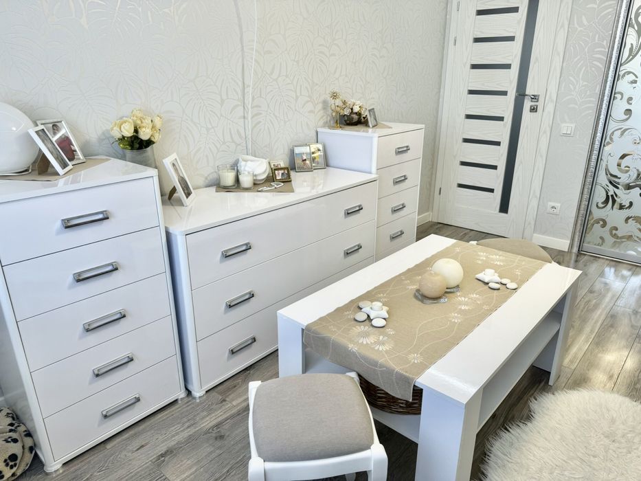 2-х кімнатна квартира з ремонтом по вул. Івасюка, біля ТЦ Велес.