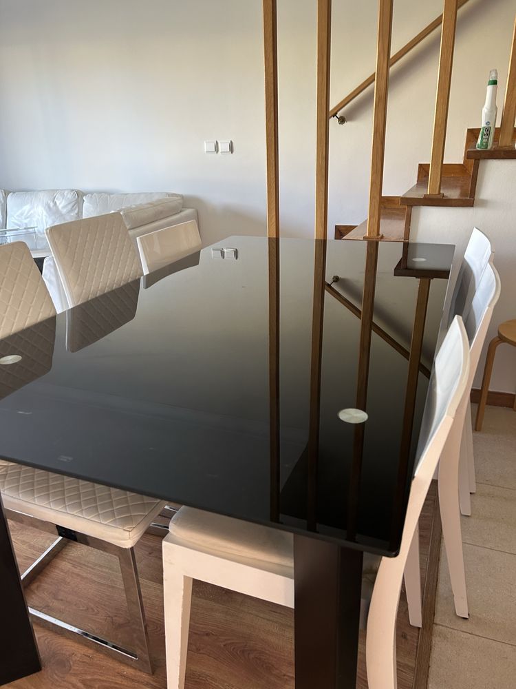 Vendo 8 cadeiras sala de estar (2 modelos)