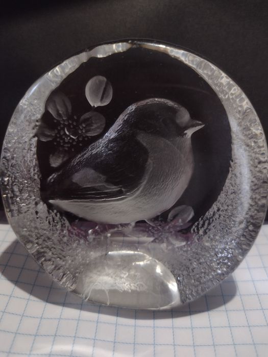 Вінтажний старовинний килимок з кришталю.