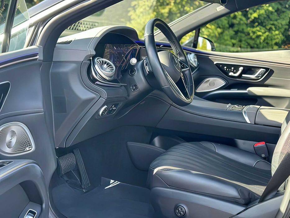 Mercedes-Benz EQS      2022