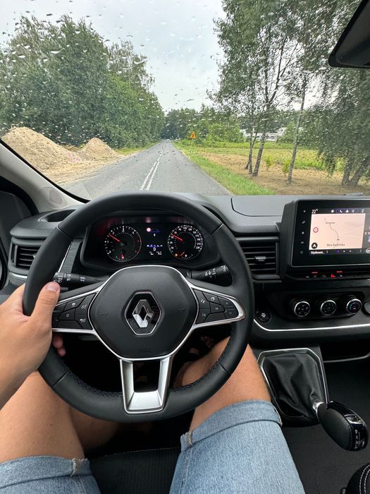 Bus na wynajem AUTOMAT 9 osobowy nowy Trafic Wakacje wypożycz rent