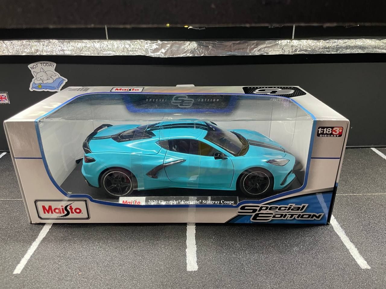 Модель Chevrolet Corvette Maisto 1:18