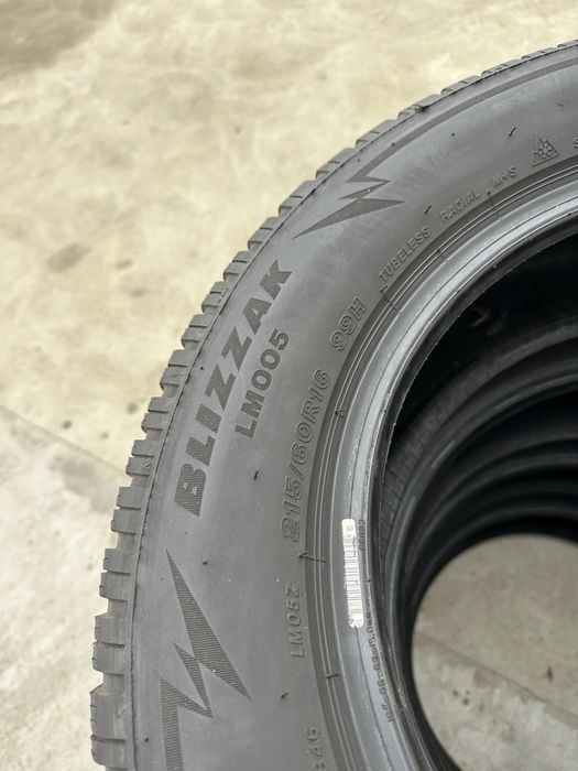 215/60/16 Bridgetsone Blizzak LM005