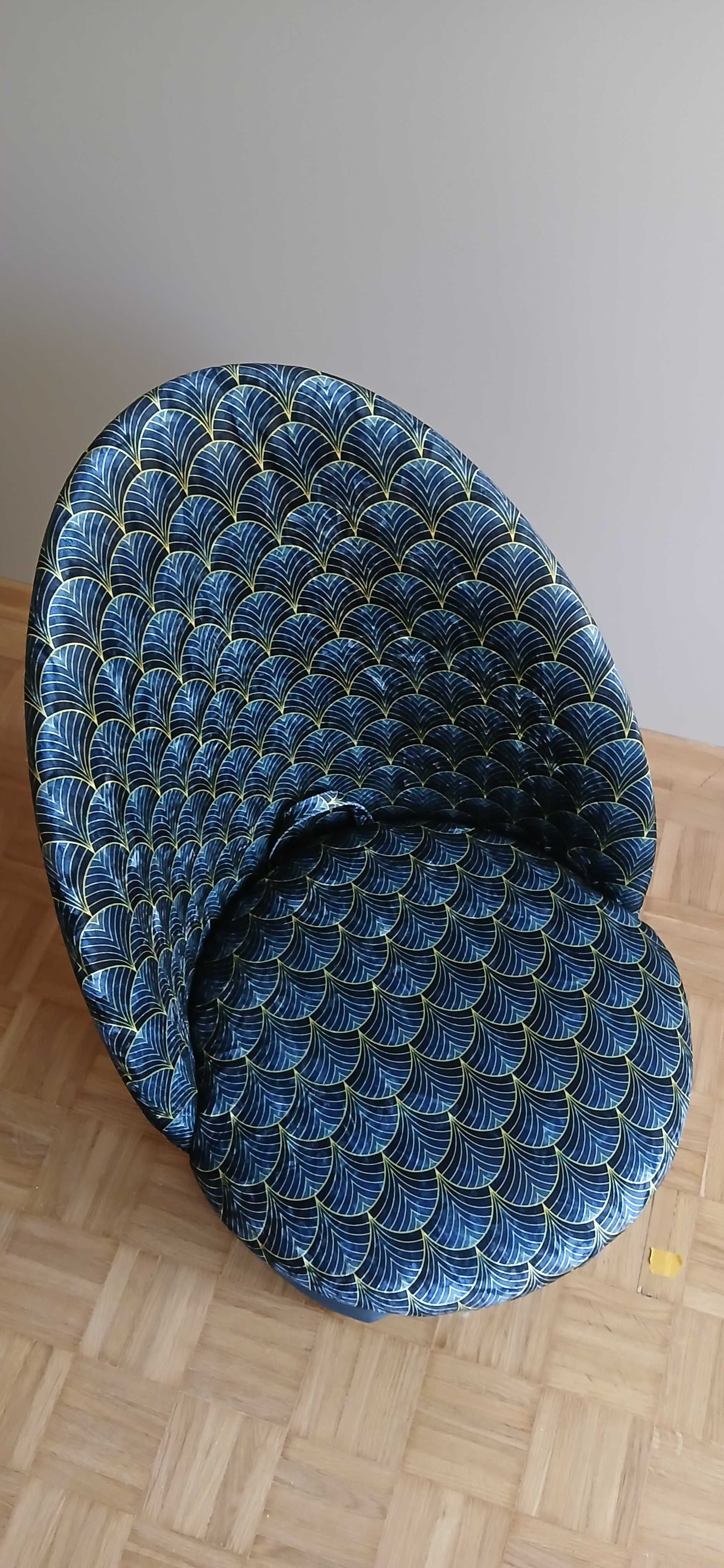 Fotel/pufa ze schowkiem