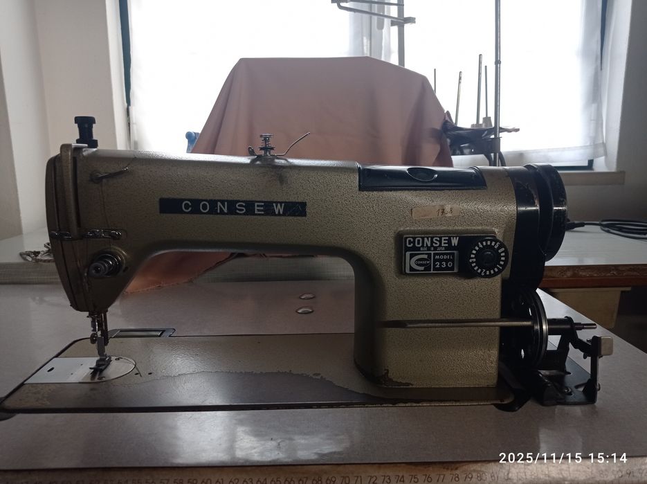 Máquina de costura Consew 230