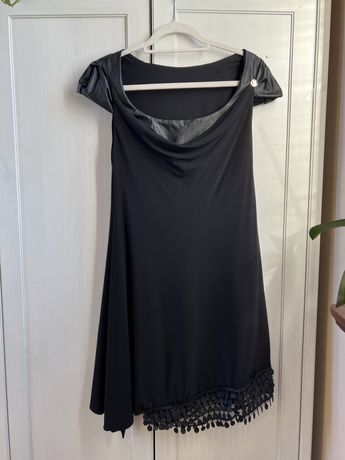 Czarna sukienka mangano