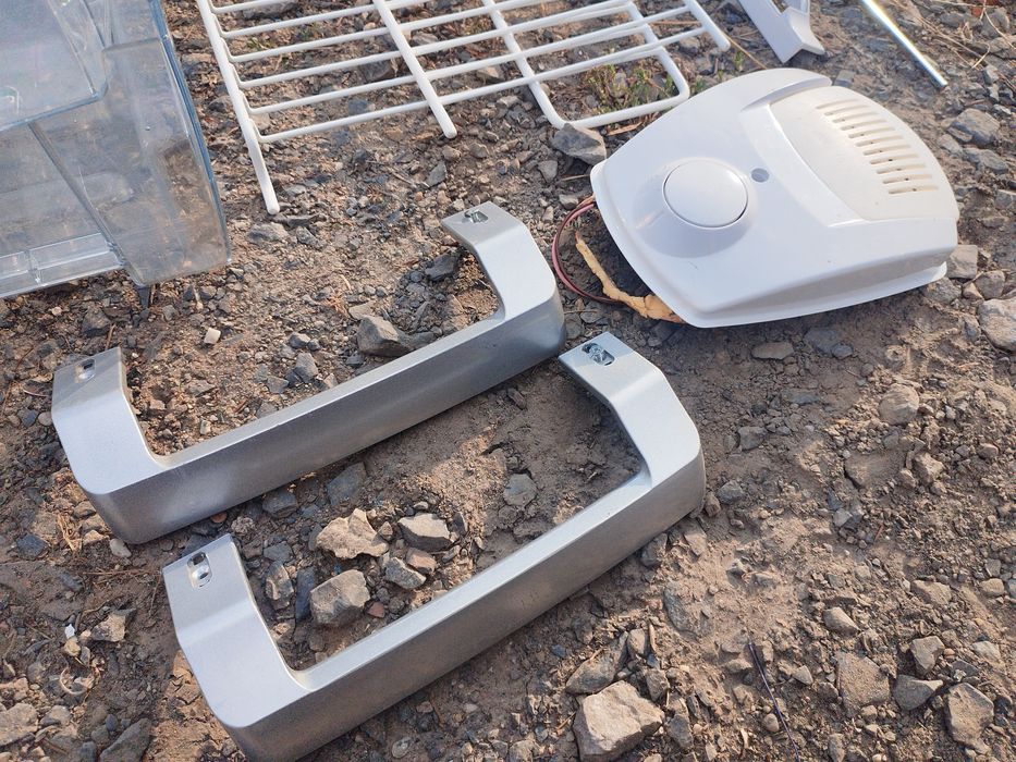 wyposażenie lodowki beko cn232220 szuflada pojemnik balkonik rączka