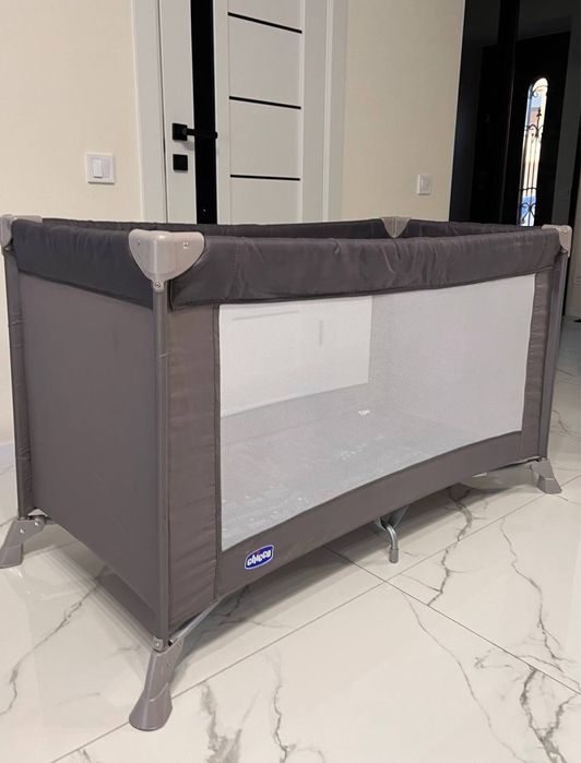 Розкладне туристичне ліжко від Chicco