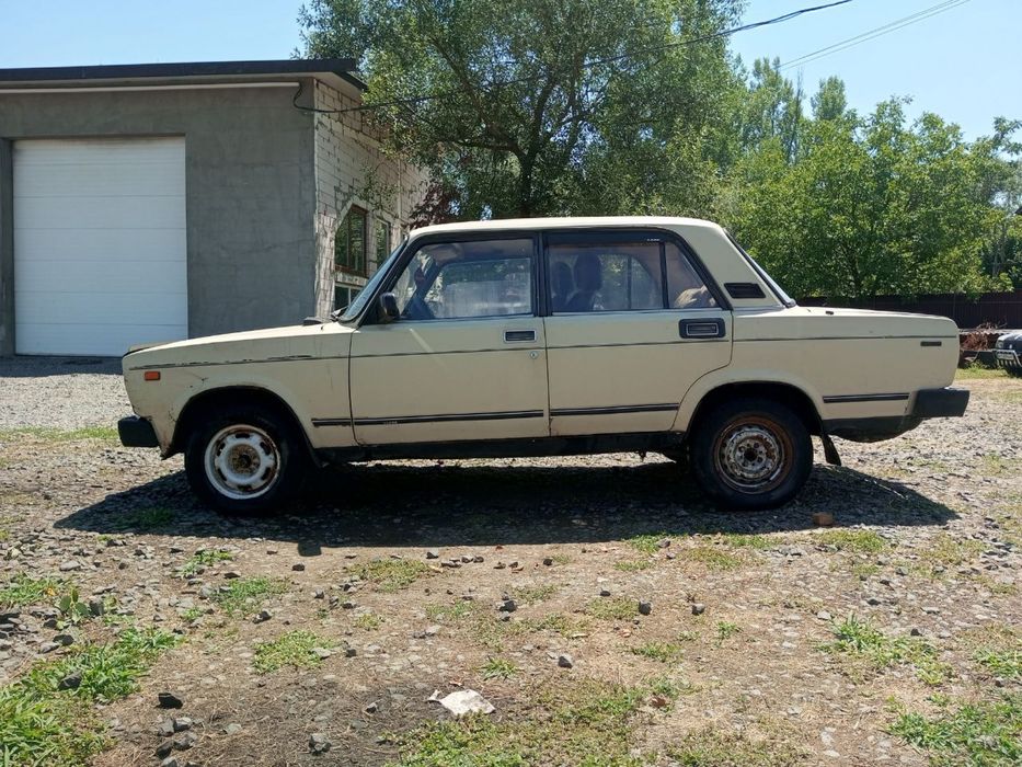 Бежевий ВАЗ 2105 продаж