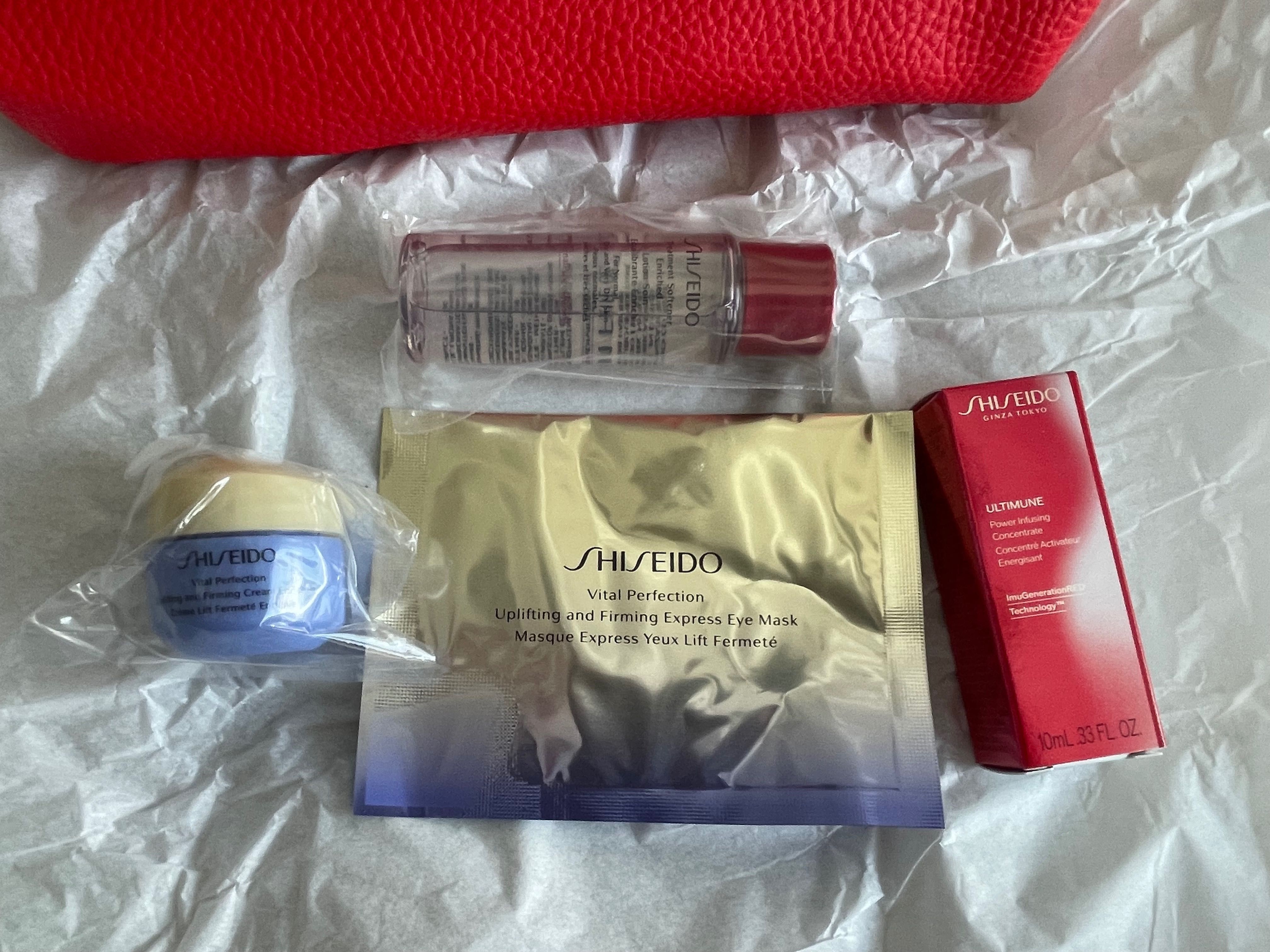 Shiseido набор тревел косметики в большой косметичке