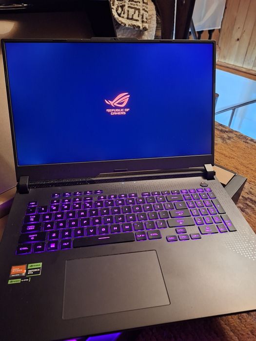 Laptop Rog strix g17