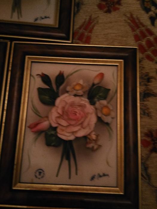 5 quadros em relevo de flores