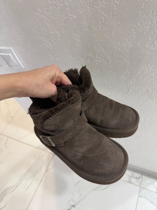 Продам дитячі уггі Next
