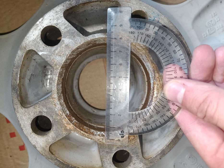 Комплект Титанів Диски BMW E65/66, 8Jx R 18 з відстанню 5x120, ET29