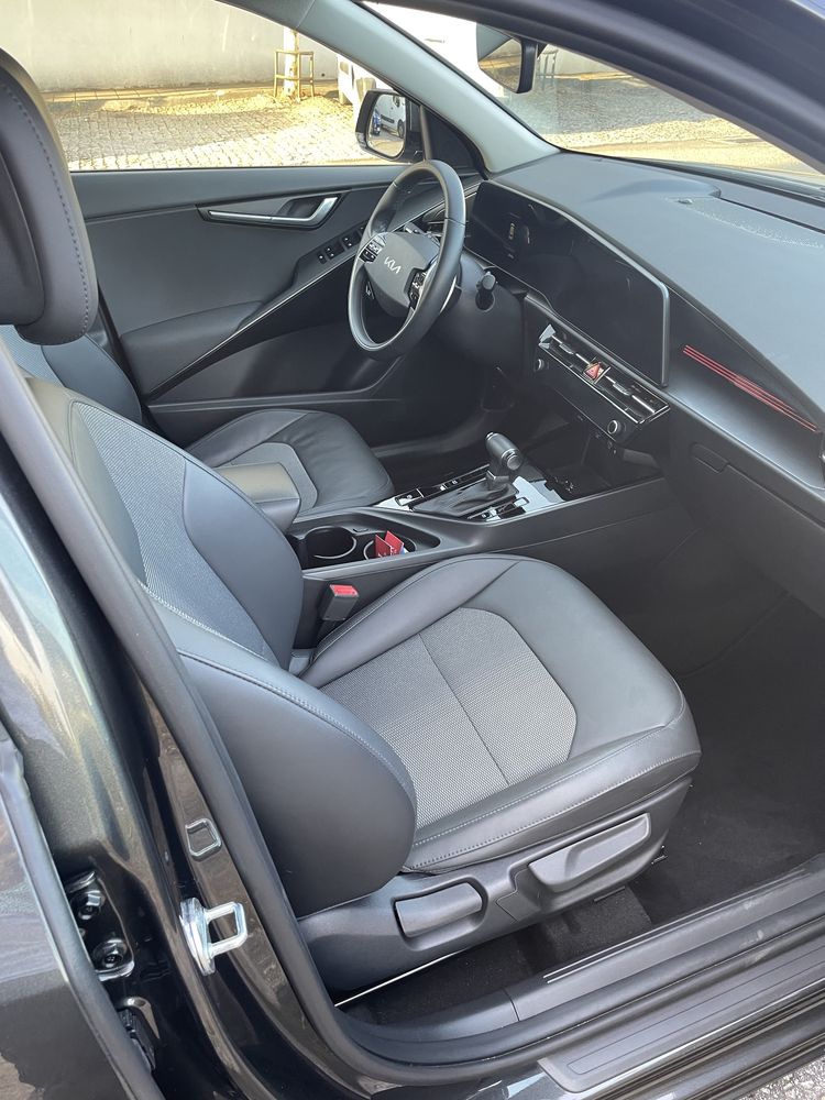Kia Niro 1.6 HEV Tech • 2023 • 30.000 km • Como Novo