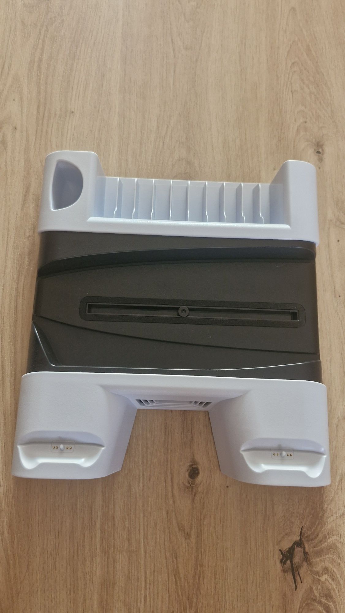 *Wielofunkcyjna podstawka do PSP 5*