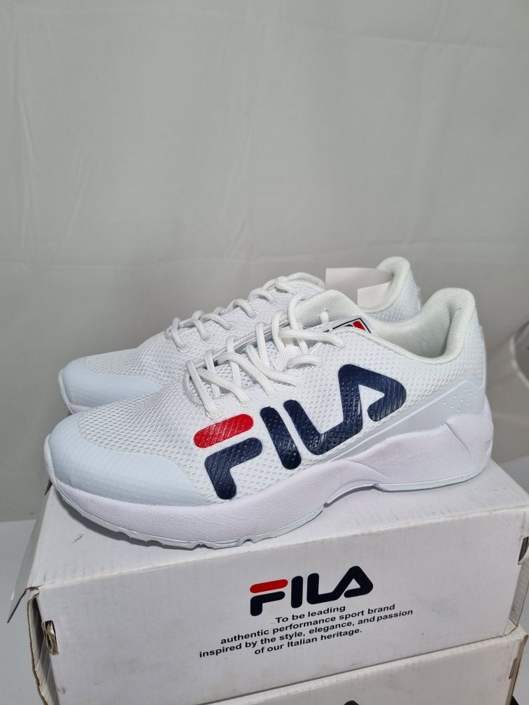 Кросівки FILA філа білі розміри: 38,39,40,41.