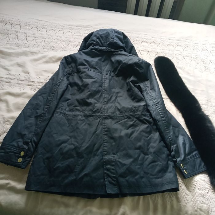 Куртка новая  с капюшоном