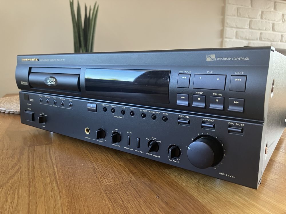 Magnetofon cyfrowy DCC Marantz DD-82 z oryginalnym pilotem