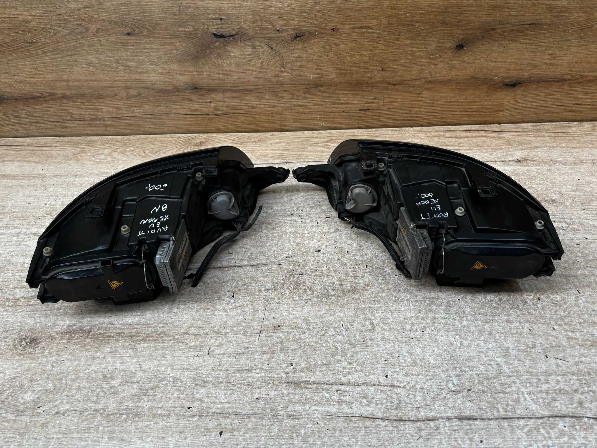 Lampa przednia lewa prawa Audi TT Xenon