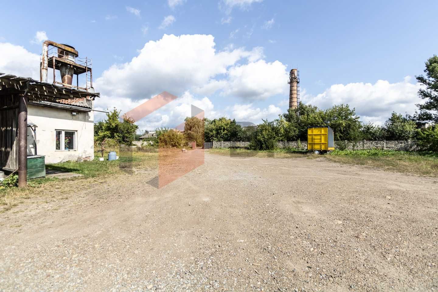 Приміщення 845 м2 та ділянка 1 га в м.Тисмениця, за вул. Височана